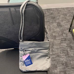 Vera Bradley triple zip hipster NWT